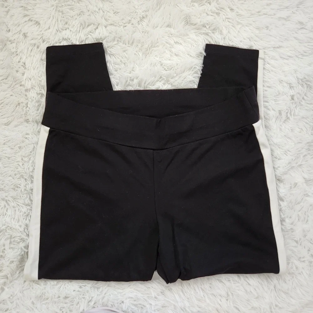 Skye's‎ The Limit Woman Black White Side Stripe Leggings 2X Plus Size Athleisure